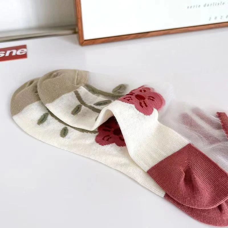 Crystal short socks absorb sweat and are breathable
