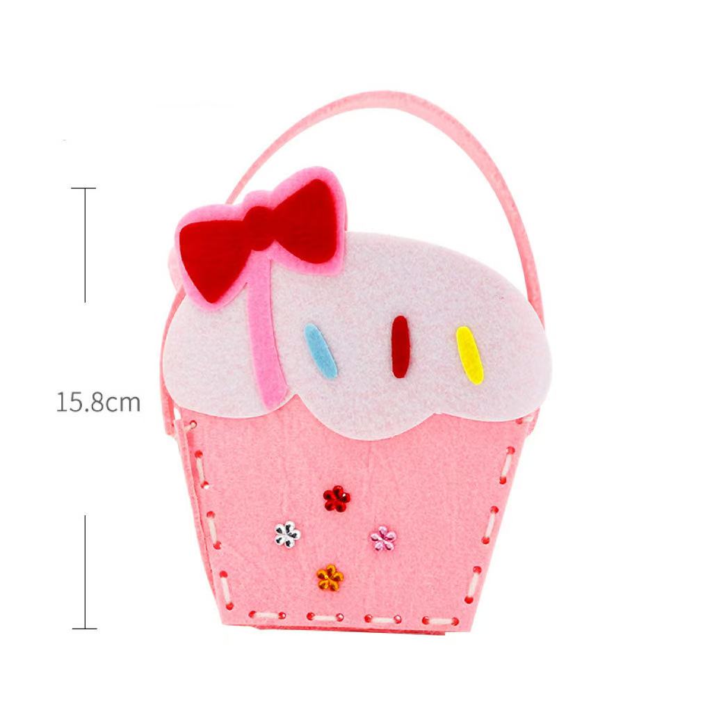Children's cartoon sewing handbag, paste making material package, improve hands-on ability