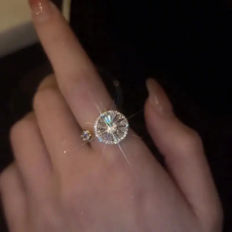 Elegant Adjustable Open Rotating Synthetic Zirconia Ring