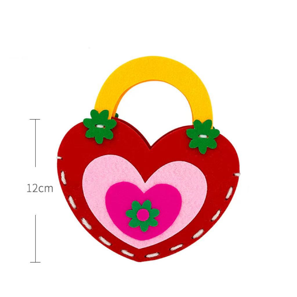 Children's cartoon sewing handbag, paste making material package, improve hands-on ability