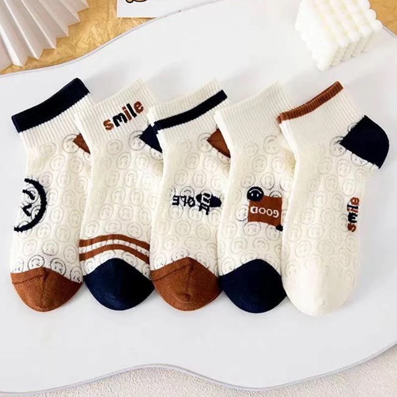 Crystal short socks absorb sweat and are breathable