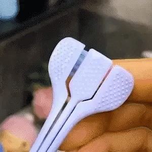 3-in-1 Toothbrush-Forget about cavities and smile confidently at all times
