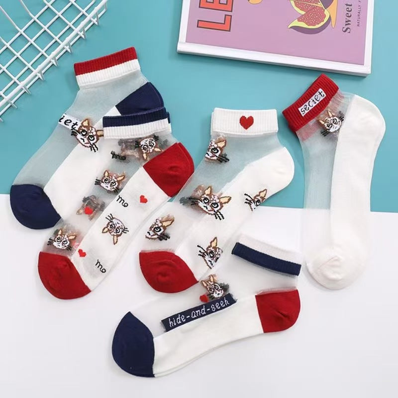 Crystal short socks absorb sweat and are breathable
