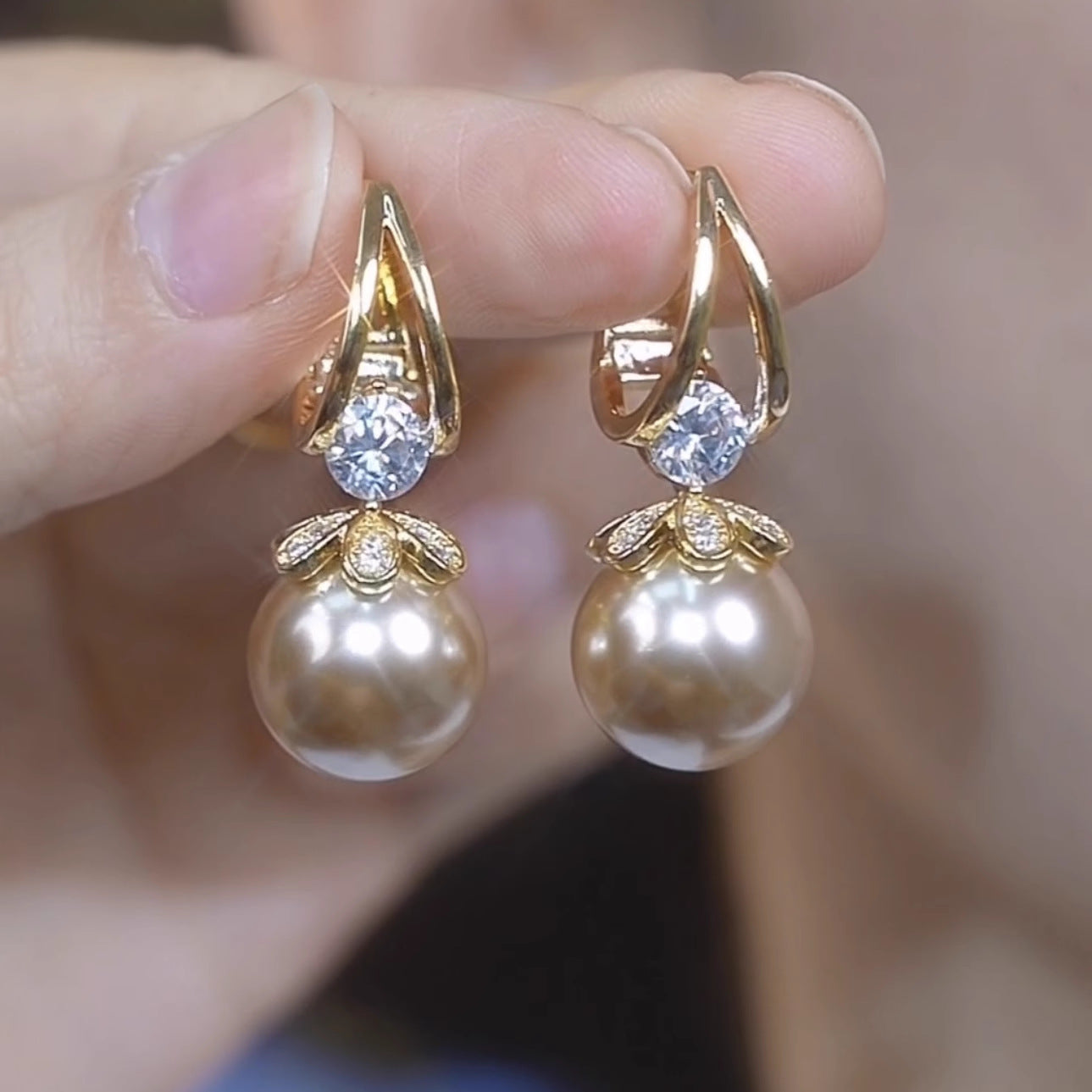 High Quality - Luxury Pearl Earrings with Diamonds