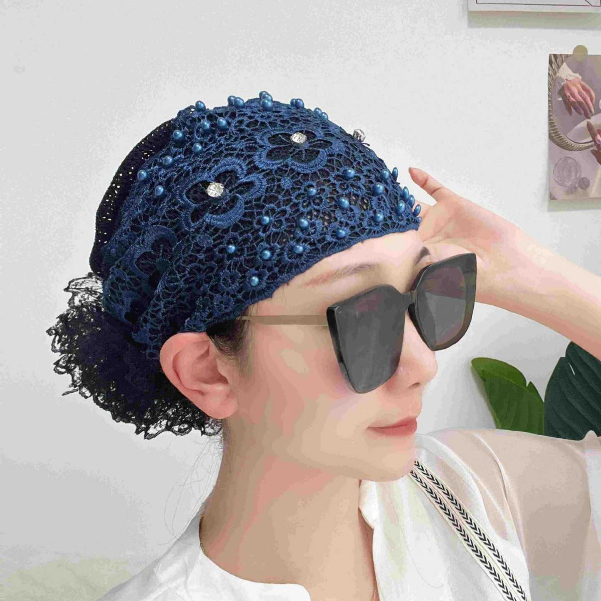 Women's lace headscarf