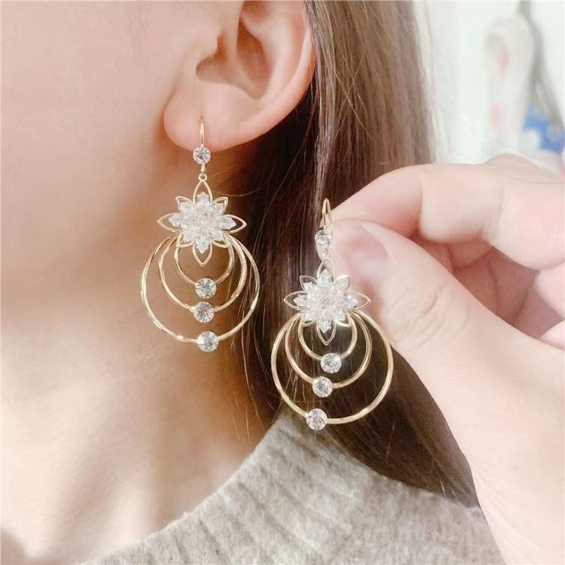 Geometric multi-layered circle flower earrings