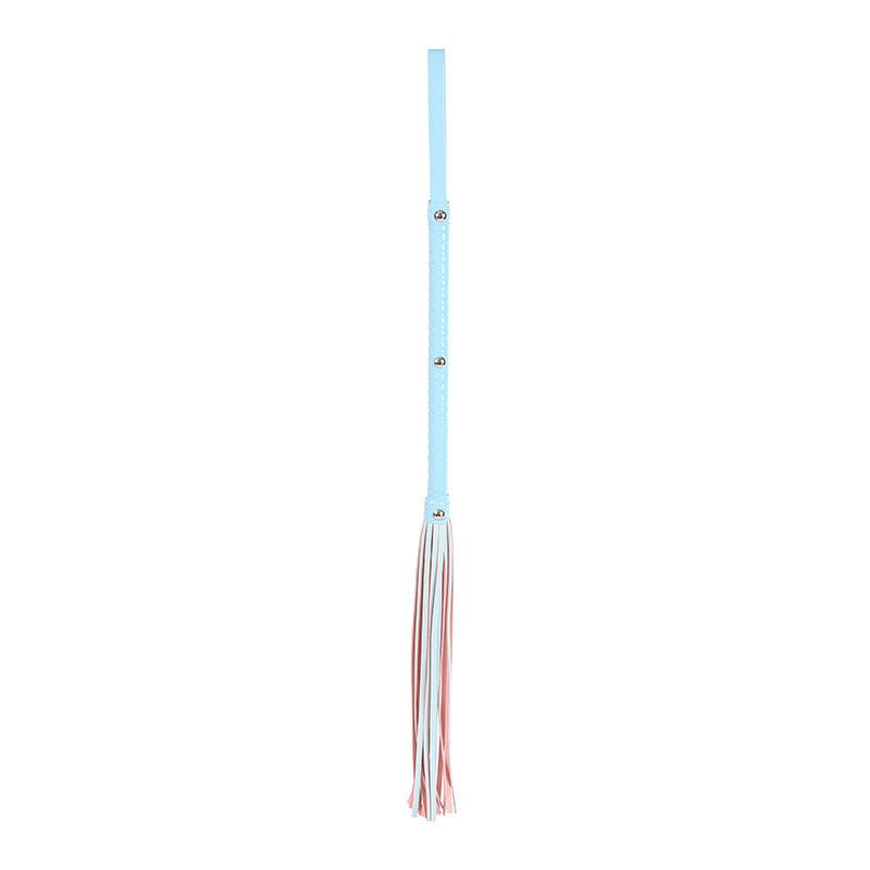 Long-handled leather whip