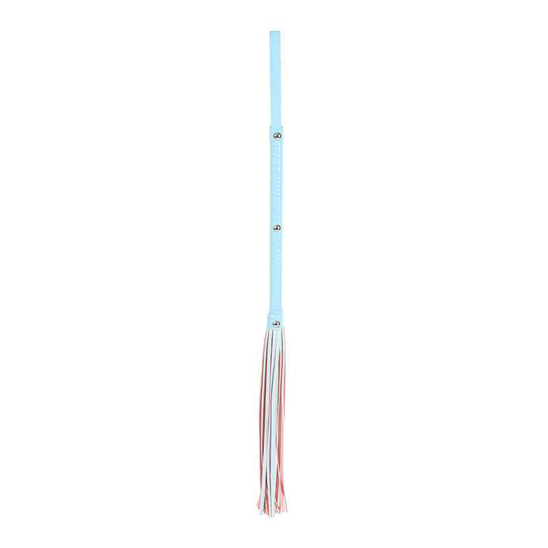 Long-handled leather whip