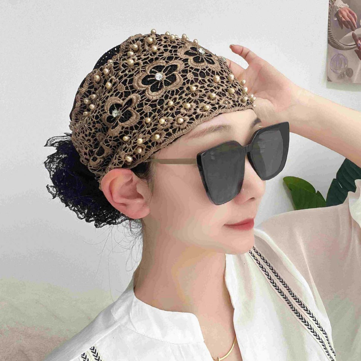 Women's lace headscarf