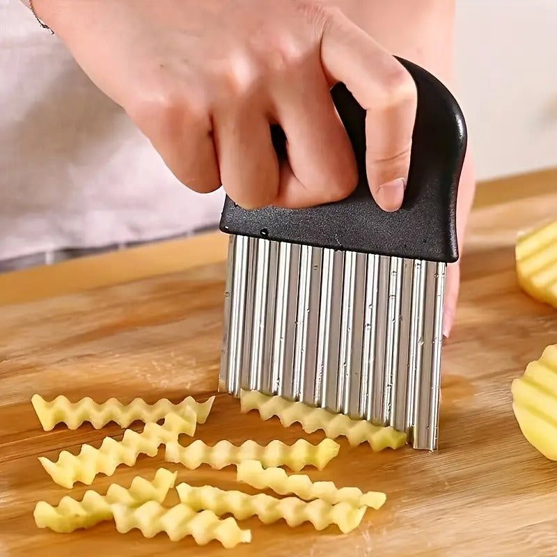 Versatile Wavy Knife for Fruits, Vegetables & Salads