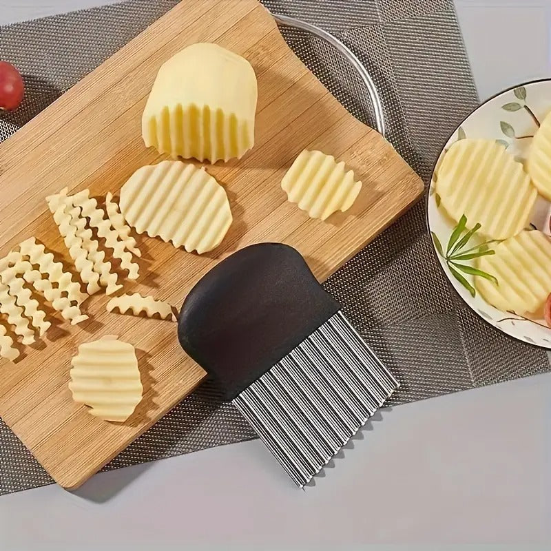 Versatile Wavy Knife for Fruits, Vegetables & Salads