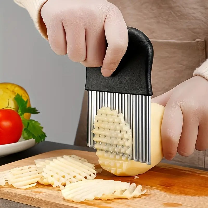 Versatile Wavy Knife for Fruits, Vegetables & Salads