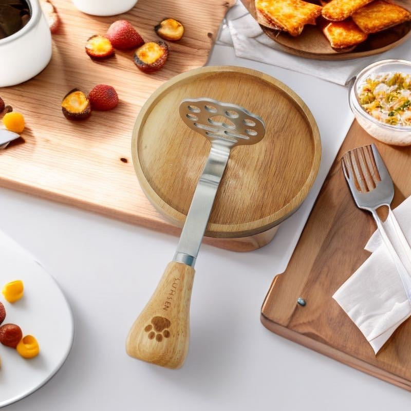 Bear-shaped potato masher