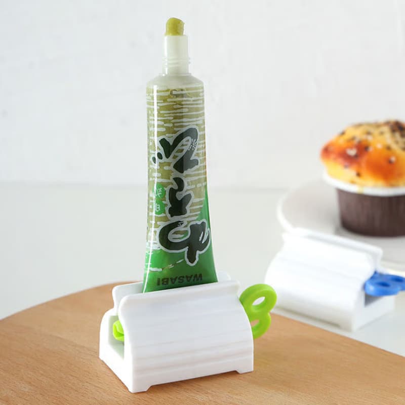 【6 PCS】Rotating Tube Toothpaste / Cream Squeezer