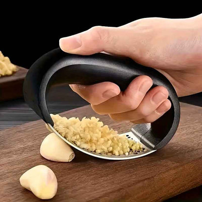 🧄 Easy Garlic Crusher – Save Time in Every Kitchen! 🔥