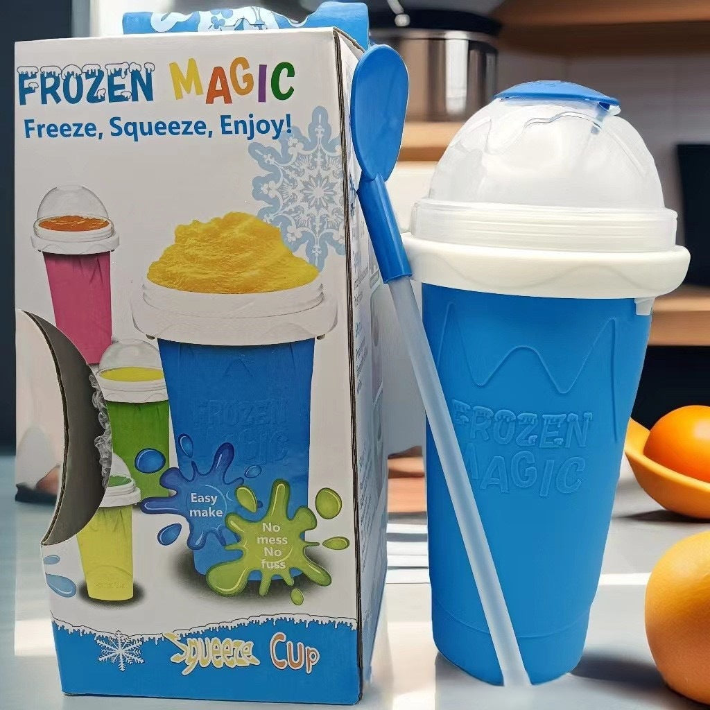 🥤 Slushy Cup with Built-in Spoon & Straw – Quick Homemade Smoothies & Slushies