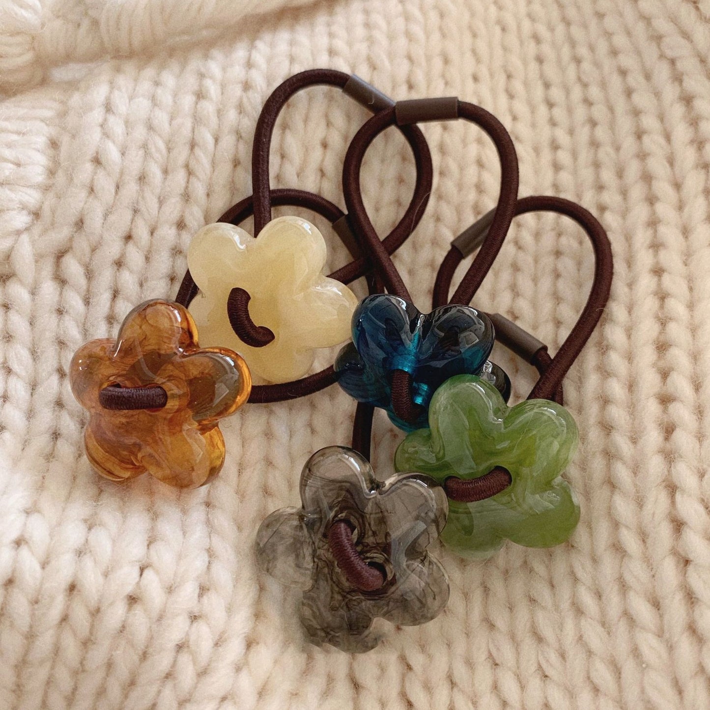 Acryl Flowers Decor Hair Tie，Women's Casual Everyday Rubber Band