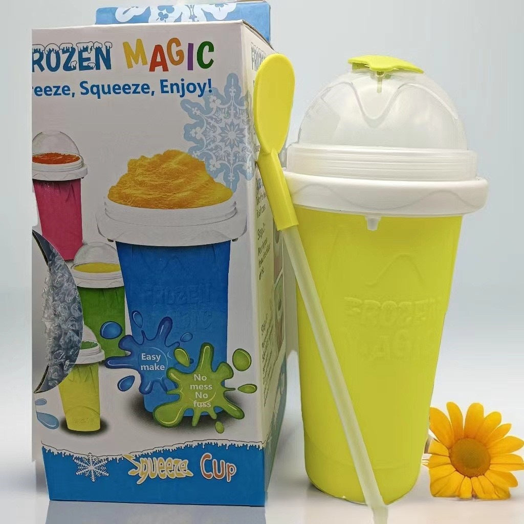🥤 Slushy Cup with Built-in Spoon & Straw – Quick Homemade Smoothies & Slushies