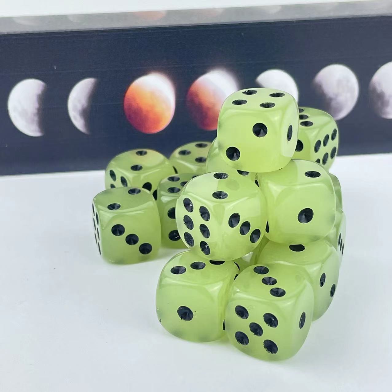 Glow-in-the-Dark Dice Set -12pcs, 14mm Acrylic Resin Dices
