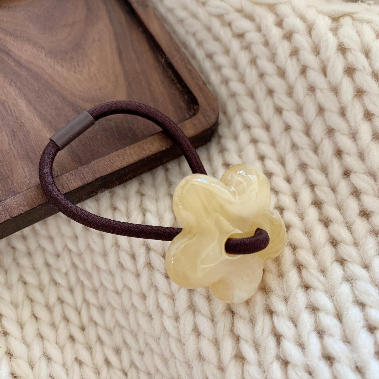 Acryl Flowers Decor Hair Tie，Women's Casual Everyday Rubber Band