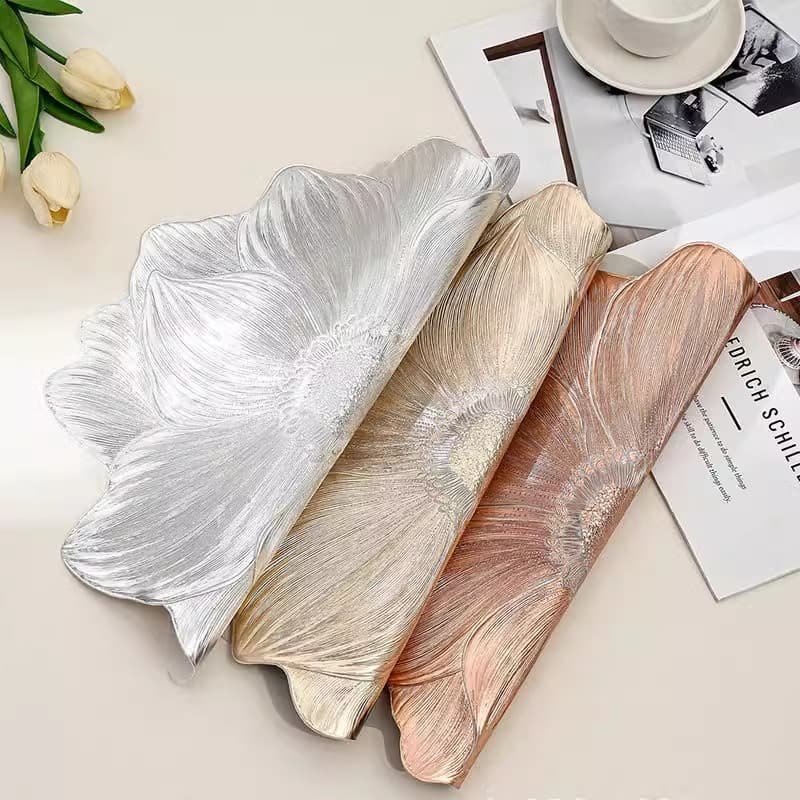 Lotus-Shaped Heat-Resistant Placemat – Washable & Anti-Slip | Elegant Table Decor