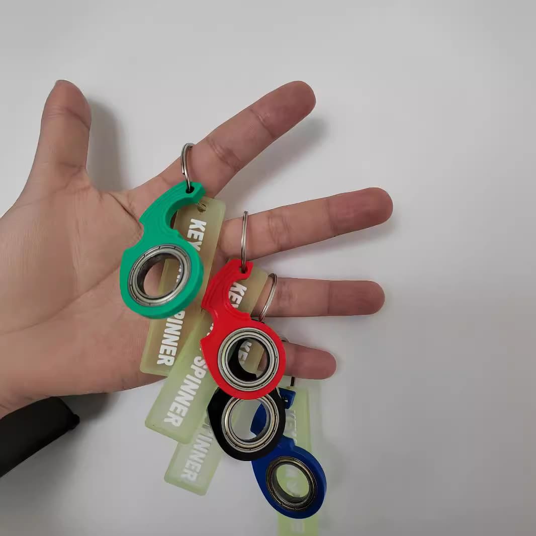 💡Fingertip Spinner Keychain Set – Spinner Keychain + Glow-in-the-Dark Keychain Strap, 2-Piece Set