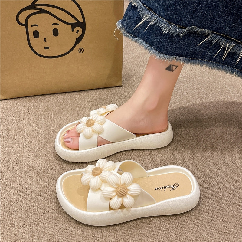 Women's Fashionable Platform Sandals, Heart-Design Stylish Thick-Soled Slippers, Elegant Open-Toe Slides