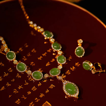 High-end Elegant and Fashionable Emerald Necklace and Earring Set