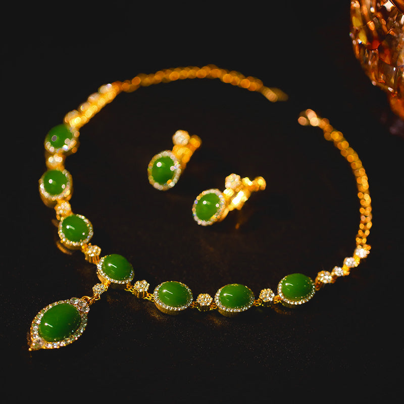 High-end Elegant and Fashionable Emerald Necklace and Earring Set