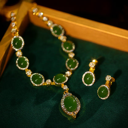 High-end Elegant and Fashionable Emerald Necklace and Earring Set