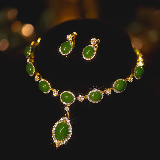 High-end Elegant and Fashionable Emerald Necklace and Earring Set