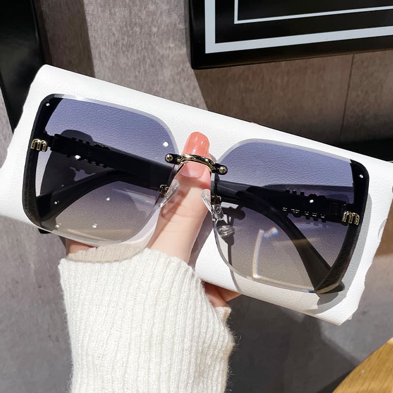 Women's Fashionable Half-Rim Gradient Sunglasses