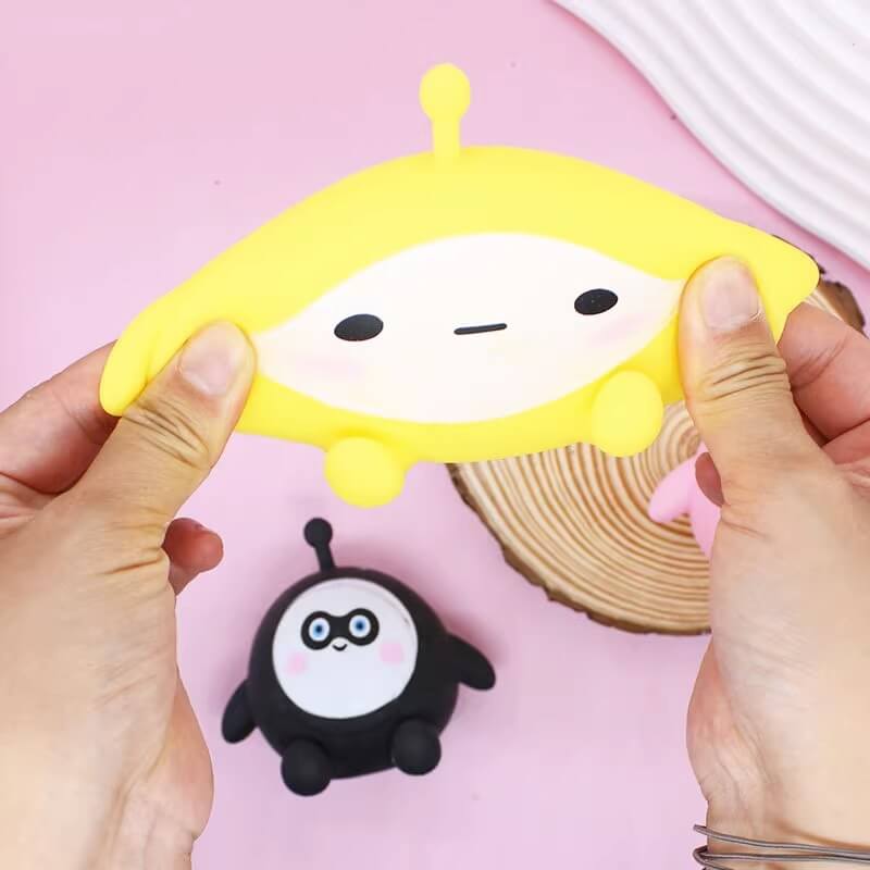 [Random Color 1pcs] The Egglet Stress Relief Toy Children's Doll