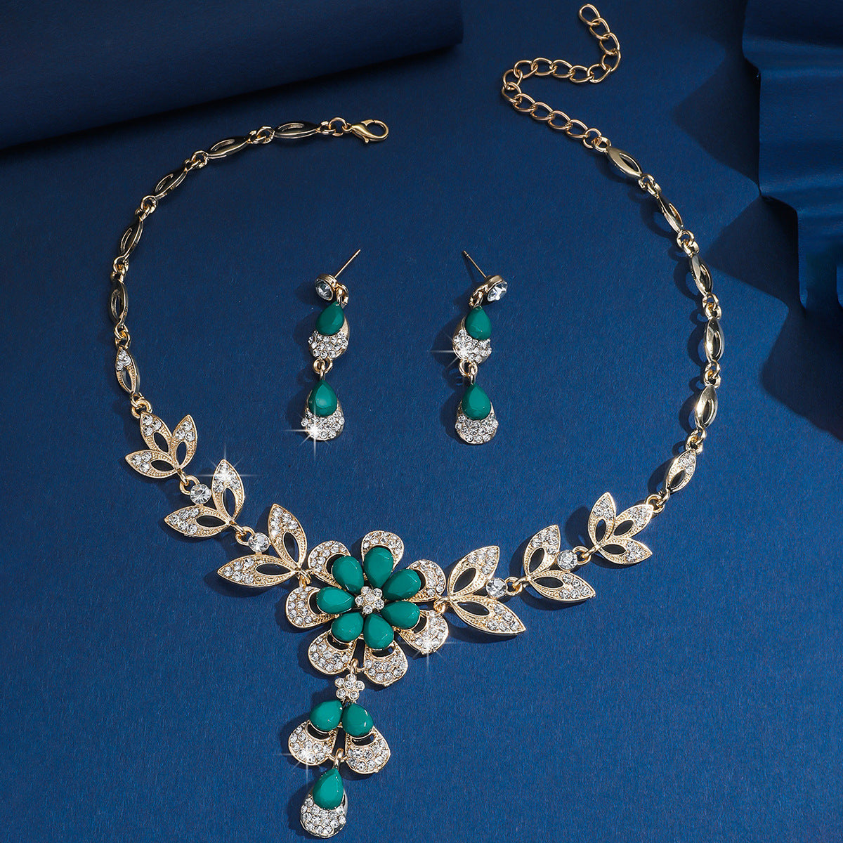 High-Quality Teardrop Flower Diamond Necklace & Earrings Set