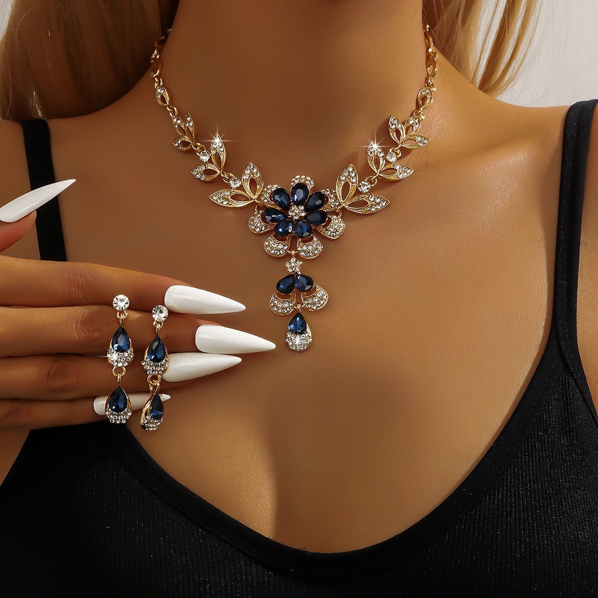 High-Quality Teardrop Flower Diamond Necklace & Earrings Set