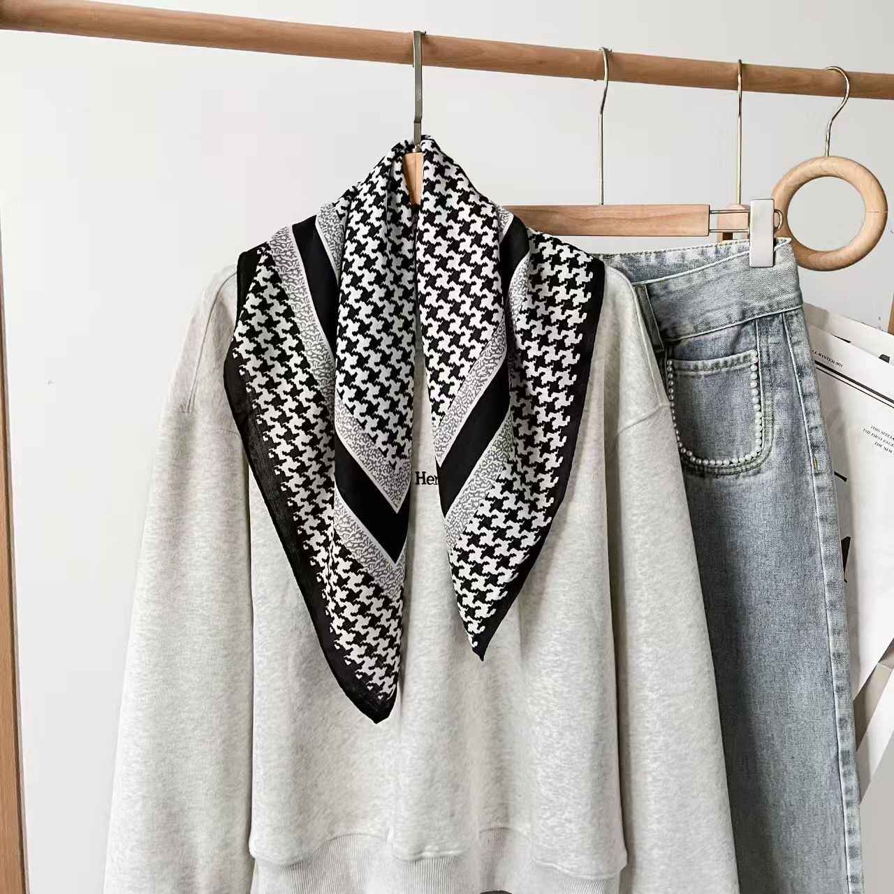 Paisley Print Shawl & Vintage Bandana Scarf – Popular Retro Western Square Scarf, 68×68cm