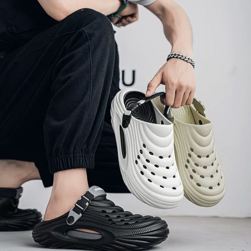 2026 New Thick Sole Non-Slip Outdoor Clogs – Breathable & Odor-Resistant