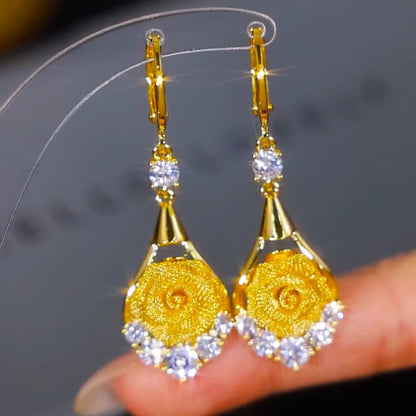High quality - elegant golden rose earrings