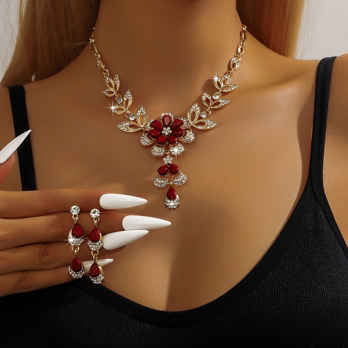 High-Quality Teardrop Flower Diamond Necklace & Earrings Set
