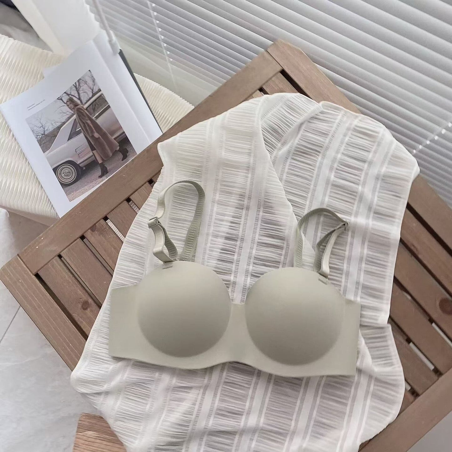 ✨ Seamless Strapless Bra｜Wireless, Removable Straps & All-Day Comfort