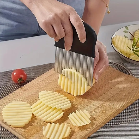 Versatile Wavy Knife for Fruits, Vegetables & Salads