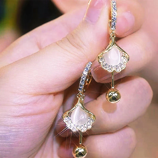 High Quality——Delicate Ginkgo Leaf Earrings for Women